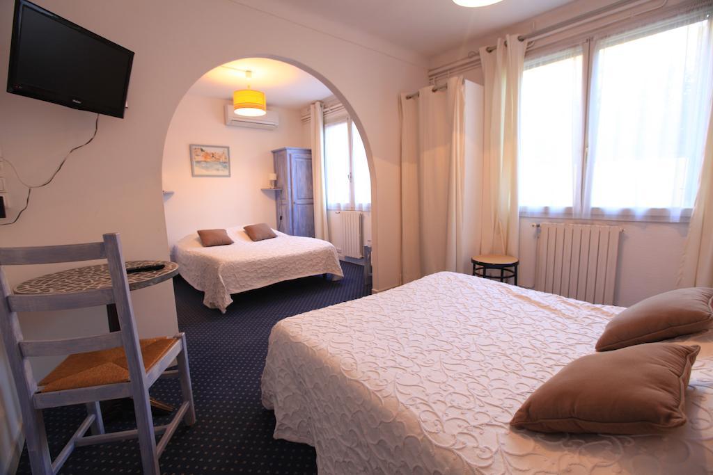 Hotel Le Saint Pierre كولِيورْ الغرفة الصورة